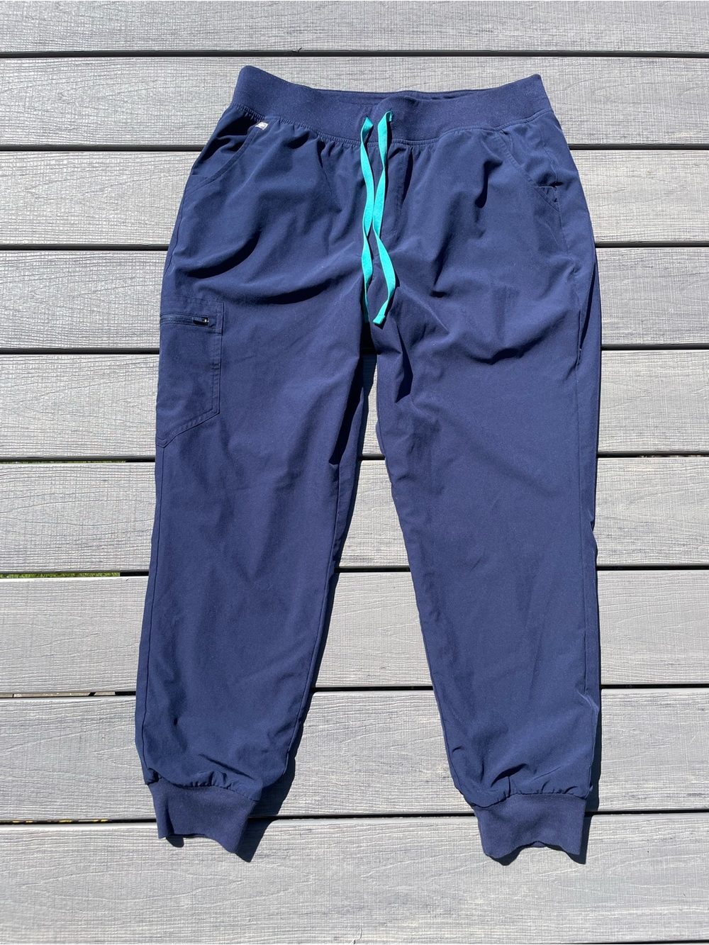 Figs jogger style navy lined scrub pants XL